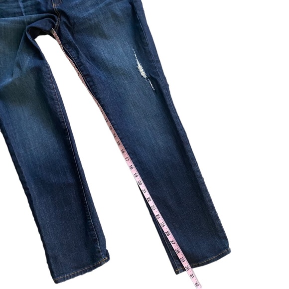 Kut from the Kloth Catherine Boyfriend Jeans 10 - Picture 12 of 15